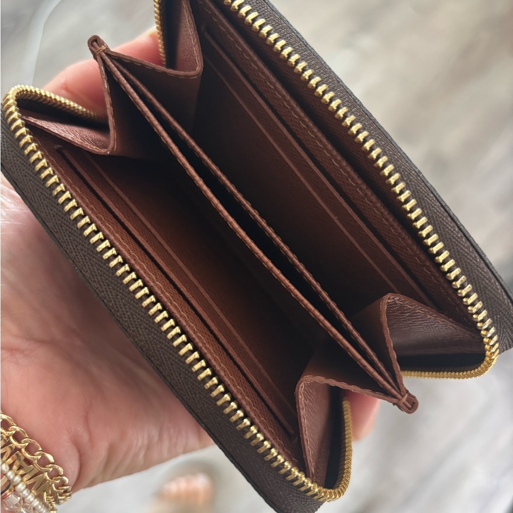 Louis Vuitton zippy coin purse - Picture 5 of 9